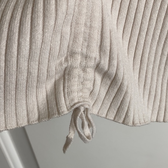 Cream color Guess sweater - Picture 3 of 6